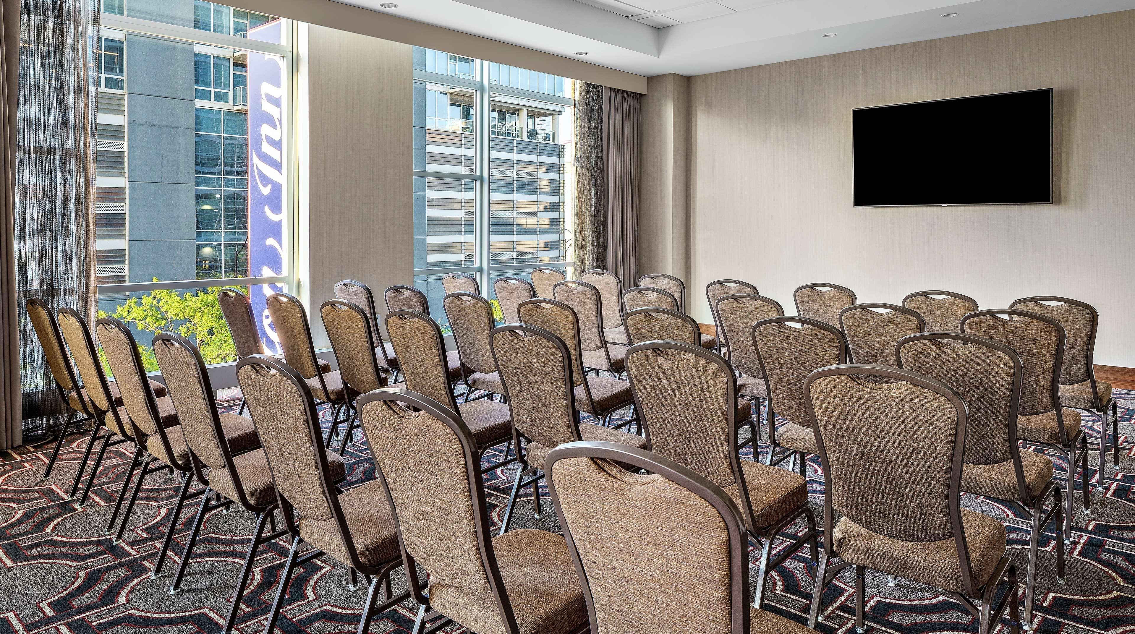 Home2 Suites By Hilton Chicago Mccormick Place Eksteriør bilde