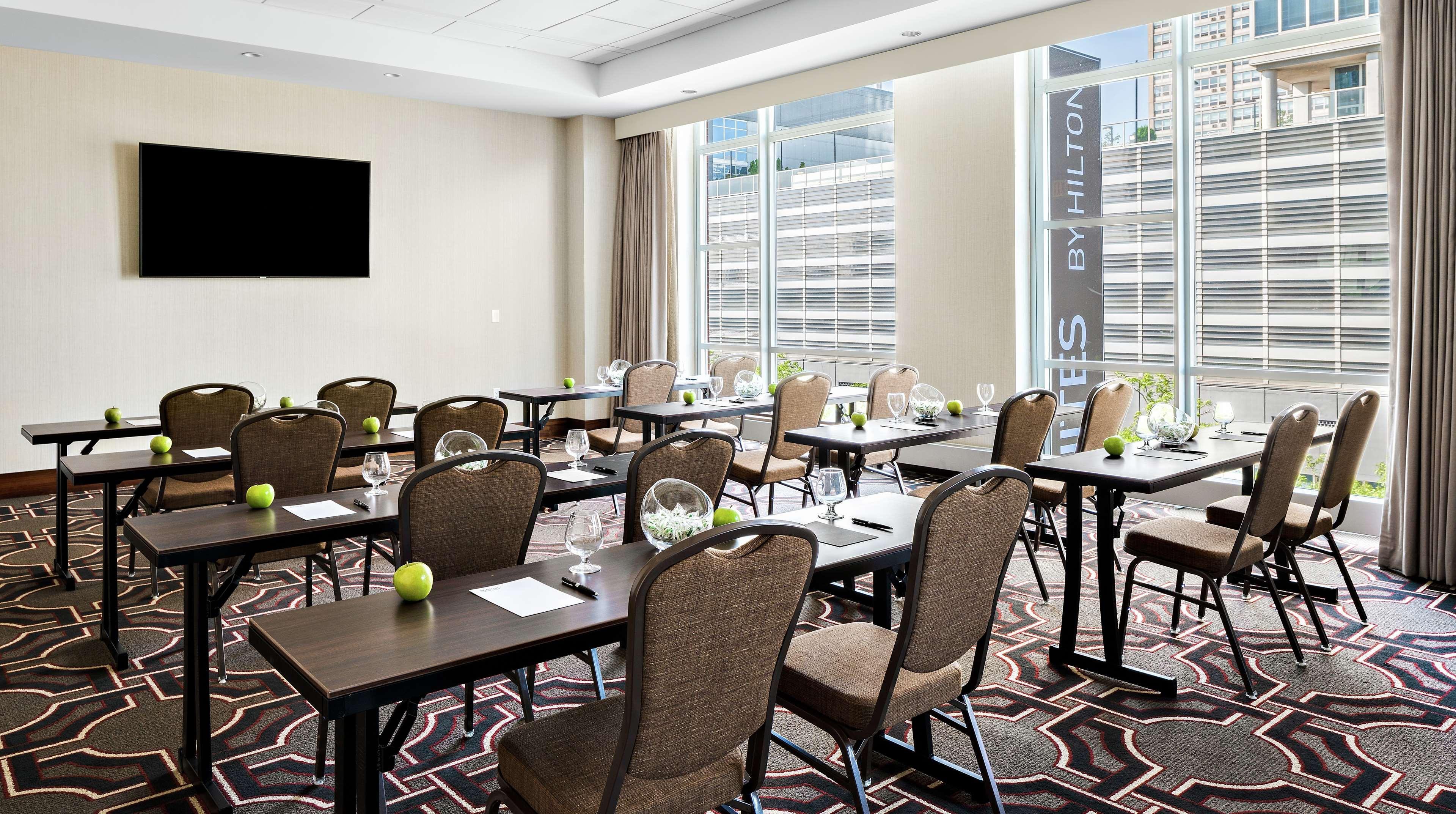 Home2 Suites By Hilton Chicago Mccormick Place Eksteriør bilde