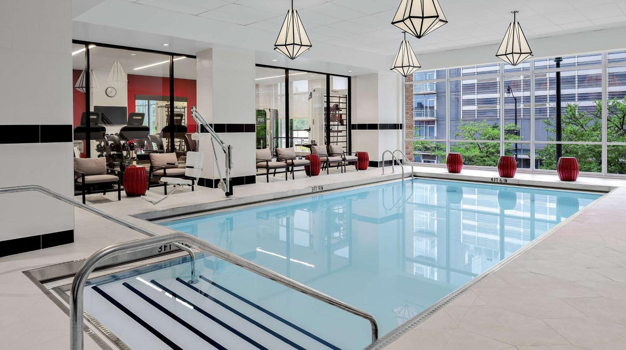 Home2 Suites By Hilton Chicago Mccormick Place Eksteriør bilde